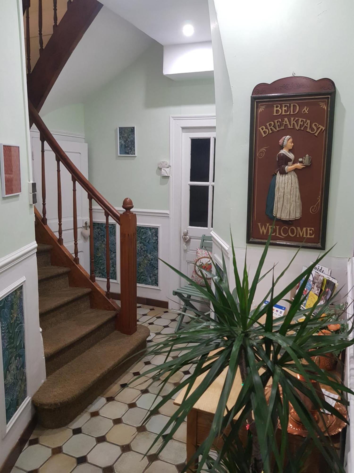Maison De Berry Bed & Breakfast Villedieu-les-Poeles-Rouffigny Exterior photo